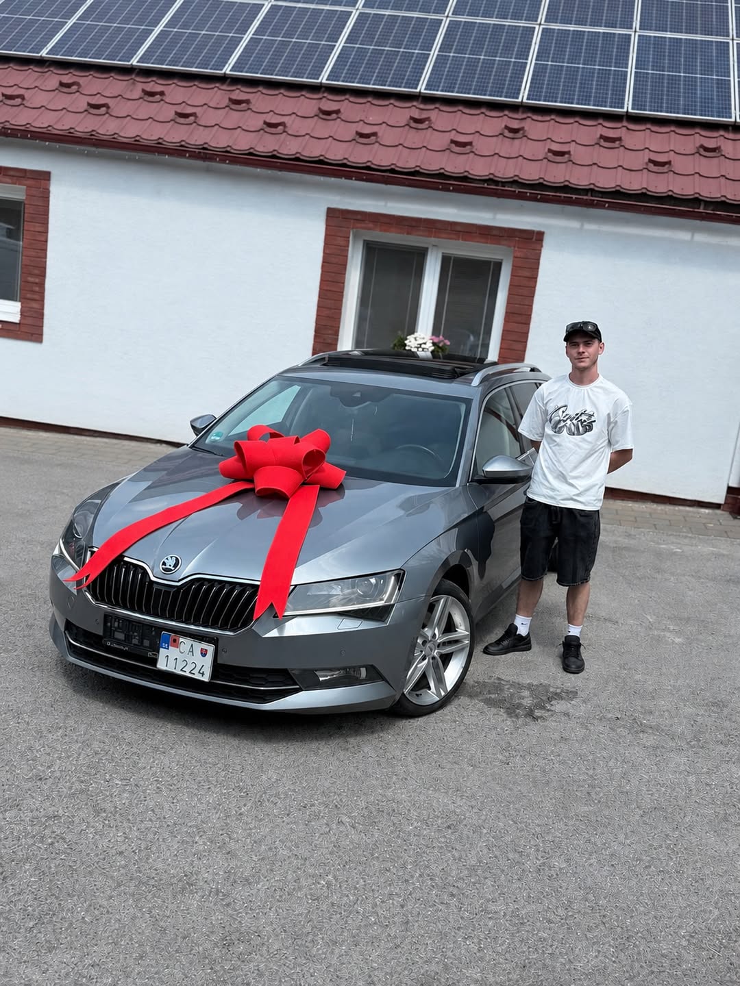 Luxusné výkonné auto v showroome BajoCarsPerformance