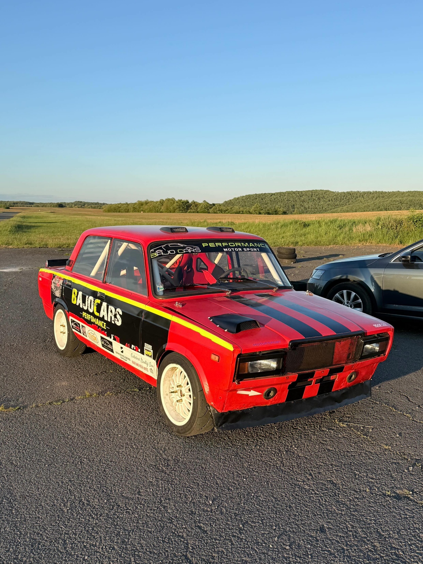 BAJO Cars Performance Motorsport — bočný pohľad